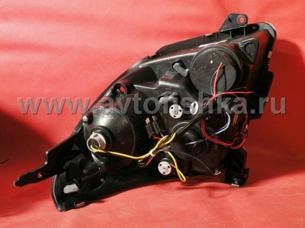 Toyota Yaris P2 (05-) фары передние линзовые черные, со светящимися ободками, комплект 2 шт.