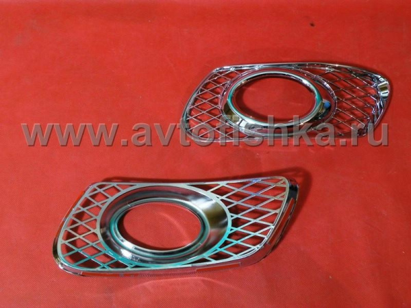 Mercedes-Benz W164 ML (05-08) рамки на противотуманные фары хромированные, комплект 2 шт.