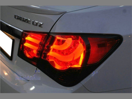 Chevrolet Cruze (08-) задние светодиодные красно-тонированные фонари в стиле Volkswagen, комплект лев + прав