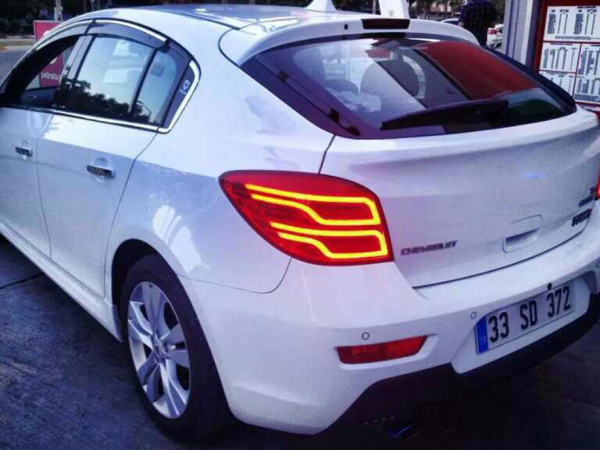 Chevrolet Cruze хетчбек (11-) фонари задние стиль GLX240 светодиодные тонированные