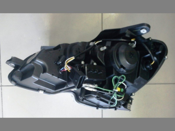 Mercedes C-class W204 (07-11) передние линзовые хромированные фары со светодиодной подсветкой DRL и с моторами электрокорректора, помплект 2 шт.