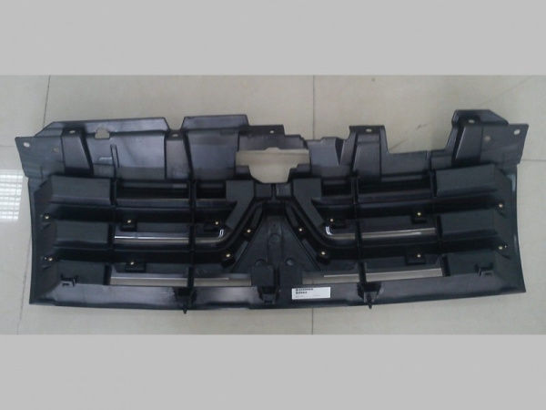 Mitsubishi Pajero 4 (2006-) решетка радиатора в дизайне Pajero 2010 года