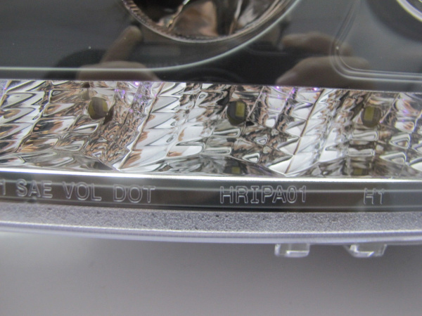 Mercedes ML W163 (02-05) фары передние линзовые внутри черные, со светящимися ободками и с нижней светодиодной подсветкой, с мотором электрокорректора, комплект 2 шт.