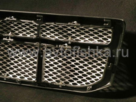 Toyota Land Cruiser Prado 120 (02-) решетка радиатора алюминиевая сетка с серебристой рамкой.