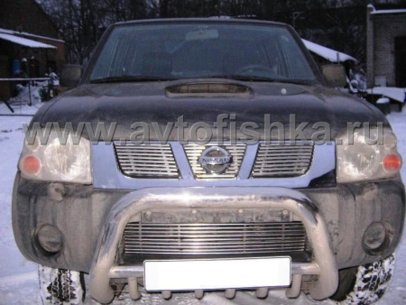 Nissan NP-300 D22 (-04) накладка на решетку радиатора