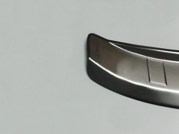 Nissan Qashqai (14–) Накладка на задний бампер, нерж., с логотипом