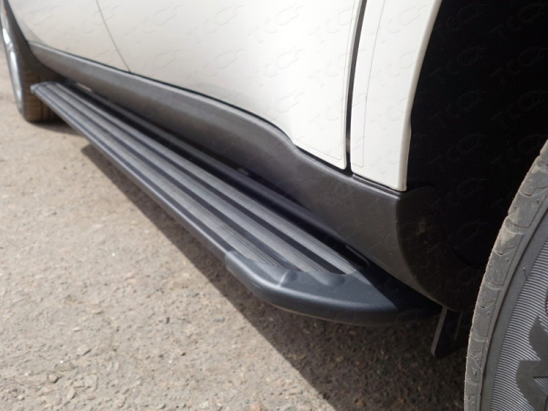 Kia Soul (17–) Пороги алюминиевые 'Slim Line Black' 1720 мм