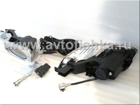 Nissan Maxima QX III (00-05) фары противотуманные в передний бампер, с хромированными рамками, комплект 2 шт.