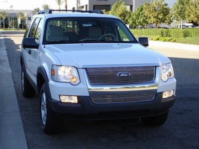 Ford Explorer (06-) верхняя решетка радиатора верхняя алюминиевая, горизонтальный дизайн.
