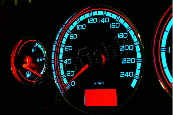 Toyota Avensis светодиодные шкалы (циферблаты) на панель приборов - дизайн 1