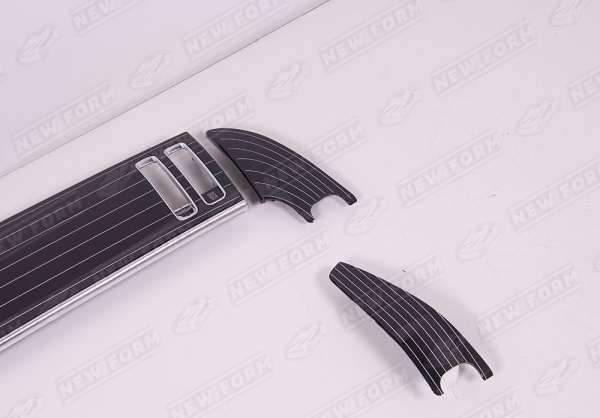 Mercedes-Benz S-Klasse W223 2020 - н.в. Накладки на панель стиль Maybach серебро