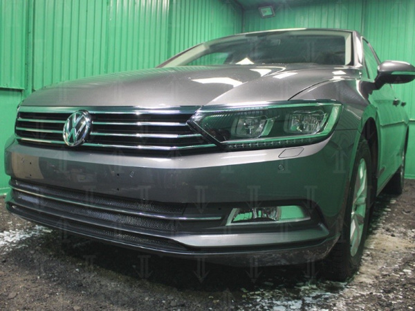 Volkswagen Passat (15–) Защита радиатора, чёрная (3 части) ( B8 1.8 TSI)