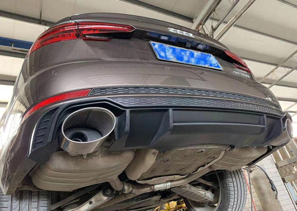 Черный диффузор для Audi A4 S-line 2016-2019