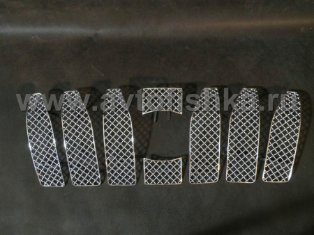 Toyota Land Cruiser Prado 150 (10-) вставки в решетку радиатора из нержавеющей стали, дизайн Bentley, комплект 8 шт.