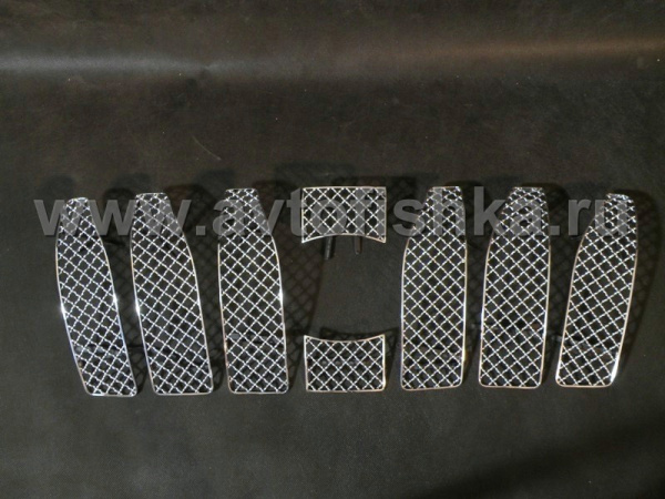 Toyota Land Cruiser Prado 150 (10-) вставки в решетку радиатора из нержавеющей стали, дизайн Bentley, комплект 8 шт.