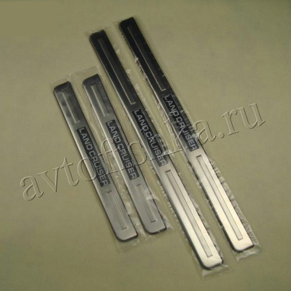 Toyota Land Cruiser 200 (08-) накладки на внутренние пороги с подсветкой, к-кт 8 шт.