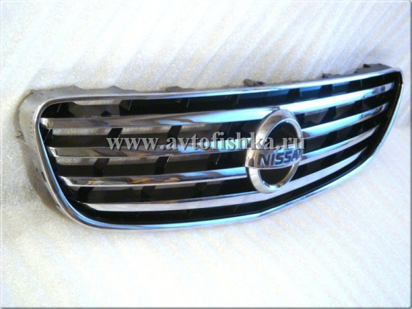 Nissan Maxima QX III (00-06) решетка радиатора черная с хромом.
