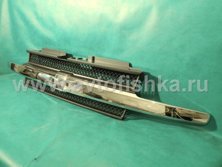 Chevrolet Trailblazer (01-06) решетка радиатора с хромированным молдингом, без отверстий под омыватель фар