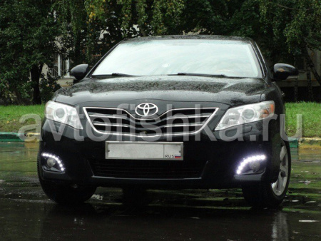 Toyota Camry V40 (09-11) фары передние противотуманные со светодиодной подсветкой DRL, полный установочный комплект