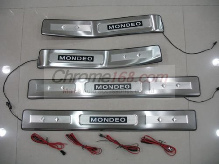 Ford Mondeo (07-) накладки порогов дверных проемов из нержавеющей стали с подсветкой, комплект 4 шт.