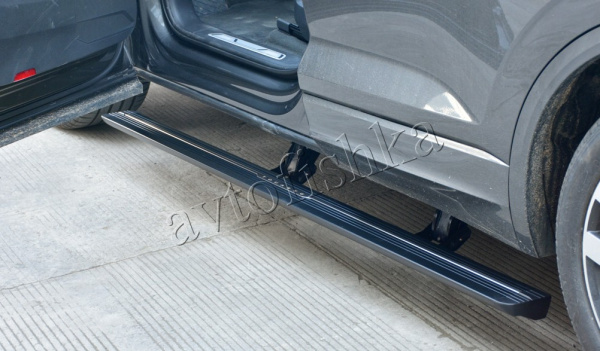 Volkswagen Touareg (19-) штатные выезжающие электропороги автоматические