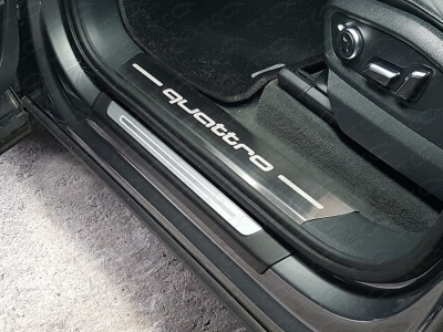 Audi Q7 (15–) Накладки на пороги (лист шлифованный надпись quattro)