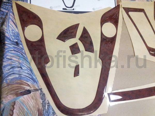 Chevrolet Cruze (2009-) накладки в салон под дерево с коробкой механика, комплект 9 предметов.