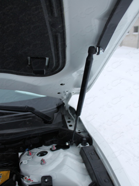 Mazda 6 (15–) Упор капота (комплект)