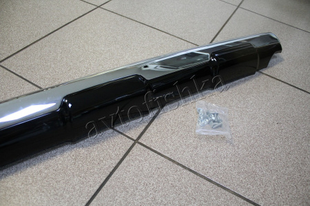 Toyota Land Cruiser Prado 150 (10-17) накладка на задний бампер (нижняя часть), черная с хромом