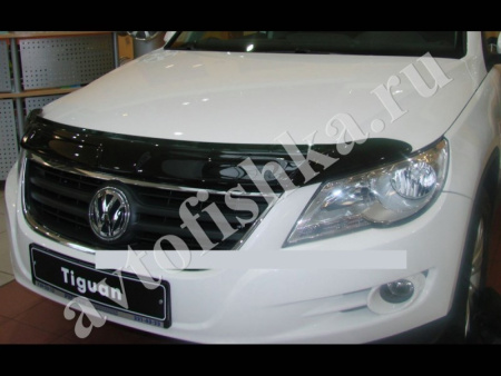 Дефлектор капота темный VW Tiguan 2007-