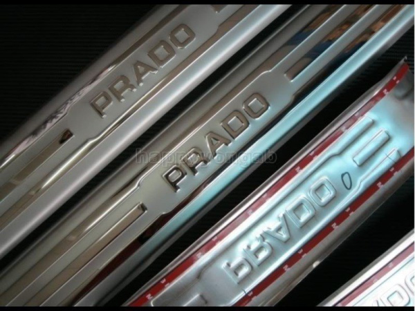 Toyota Land Cruiser Prado 150 (10-) накладки порогов дверных проемов из нержавеющей стали, комплект 4 шт.