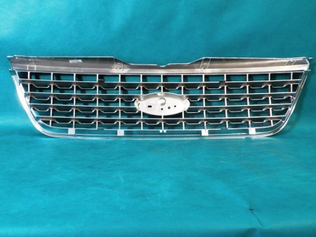 Ford Explorer (02-05) решетка радиатора стандартная, черная.