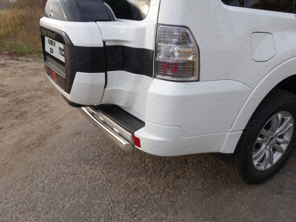 Mitsubishi Pajero (14–) Защита задняя (центральная) 75х42 мм