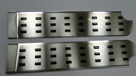 Mercedes Viano (04-) накладка на переднюю внутреннюю пластиковую ступеньку, нержавеющая сталь, к-кт 2шт.