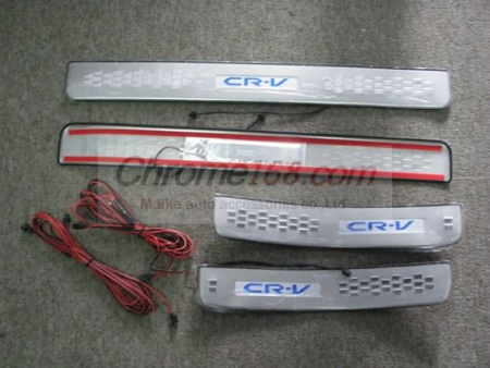 Honda CR-V (06-) накладки на пороги дверных проемов, из нержавеющей стали с подсветкой "CR-V", комплект 4 шт.