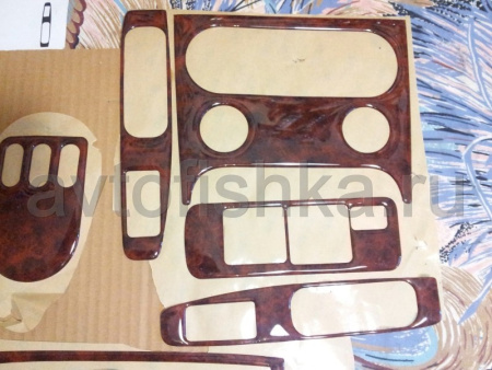 Nissan Qashqai (2007-2010) декор салона авто под дерево с механической коробкой, комплект 10 предметов.
