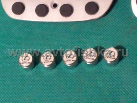 Lexus накладки на педали, подставку под ногу, алюминиевые + колпачки на нипели, с логотипом LEXUS, комплект 8 шт.