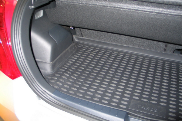 Коврик в багажник TOYOTA Yaris 01/2006->, х.б. (полиуретан)
