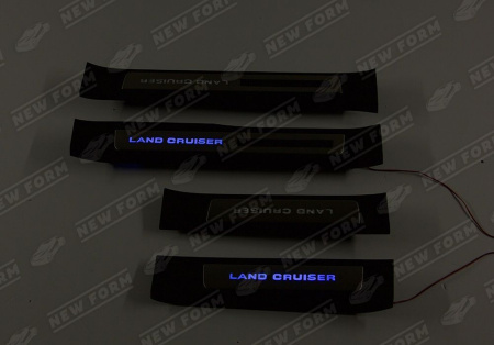 Toyota Land Cruiser LC 300 2021 - н.в. Накладки на пороги черные