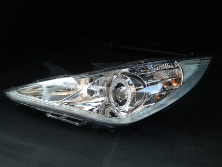 Hyundai Sonata (10-) передние линзовые фары со светящимися ободками, под корректор, тюнинг, комплект 2 шт.