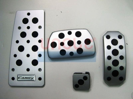 Toyota Camry V40, V50 накладки на педали алюминиевые с логотипом "Camry", комплект 4 шт.