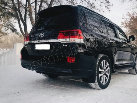 Toyota Land Cruiser (15–) Комплект накладок переднего и заднего бамперов EXECUTIVE. Цвет: черный