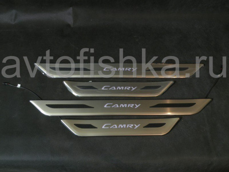 Toyota Camry V40 (2006-) накладки порогов дверных проемов, из нержавеющей стали с подсветкой CAMRY.