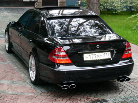 Mercedes-Benz E-class W211 (02-09) Спойлер AMG на стекло