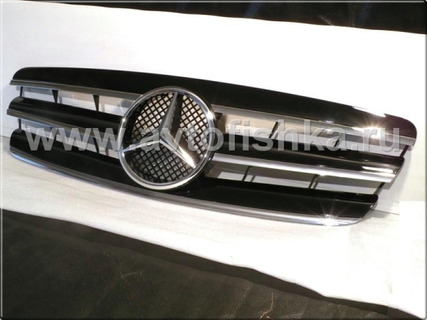 Mercedes C-class W203 (00-07) седан решетка радиатора черная со звездой, дизайн CL-class, 3 ламели.