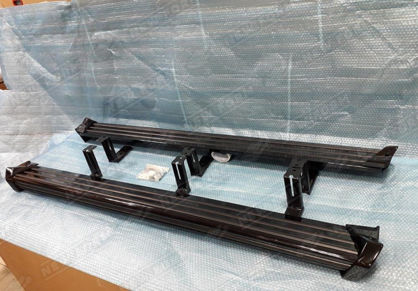 Mercedes-Benz G-Klasse W463 1990 - 2018 Пороги черные