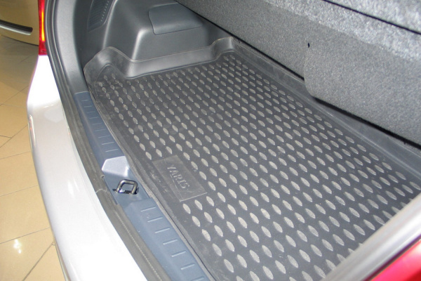 Коврик в багажник TOYOTA Yaris 01/2006->, х.б. (полиуретан)