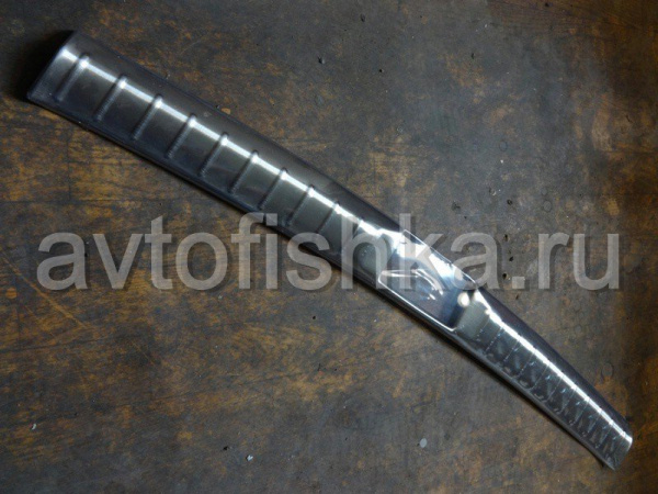 Toyota Highlander (2012-) накладки из нержавеющей стали на порог двери багажника