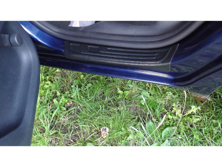 Skoda Fabia 2 (10-13) накладки на пороги пластиковые, к-кт 4 шт.