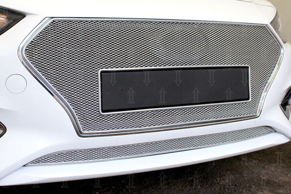 Hyundai Solaris (17–) Защита радиатора Premium, хром, верх (без логотипа)